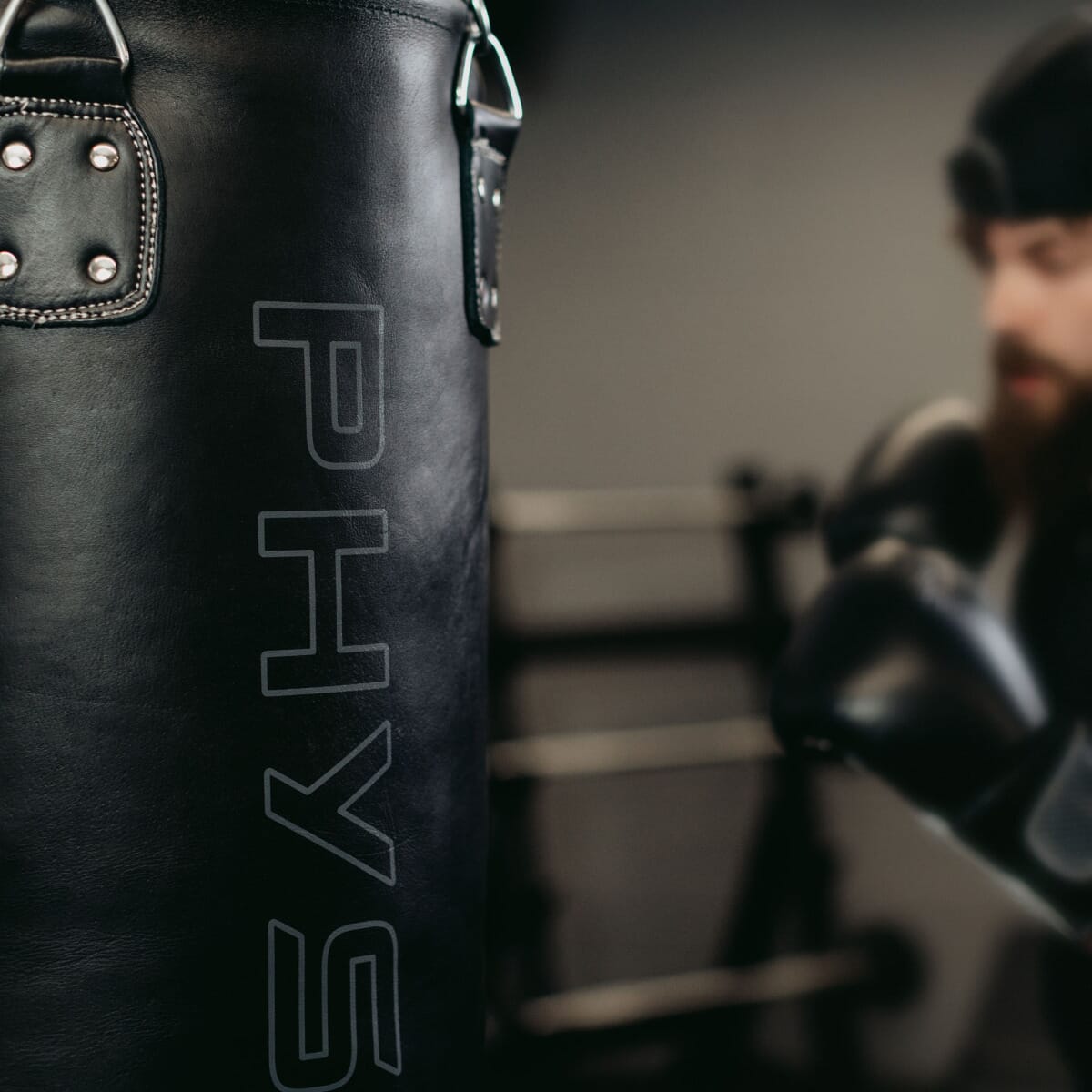 How to Properly Hang a Punching Bag for Optimal Training Results – Mani  Sports®
